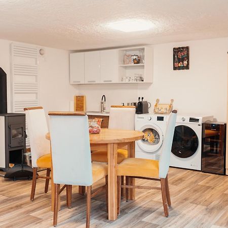 Apartmany Berries Valča Zewnętrze zdjęcie